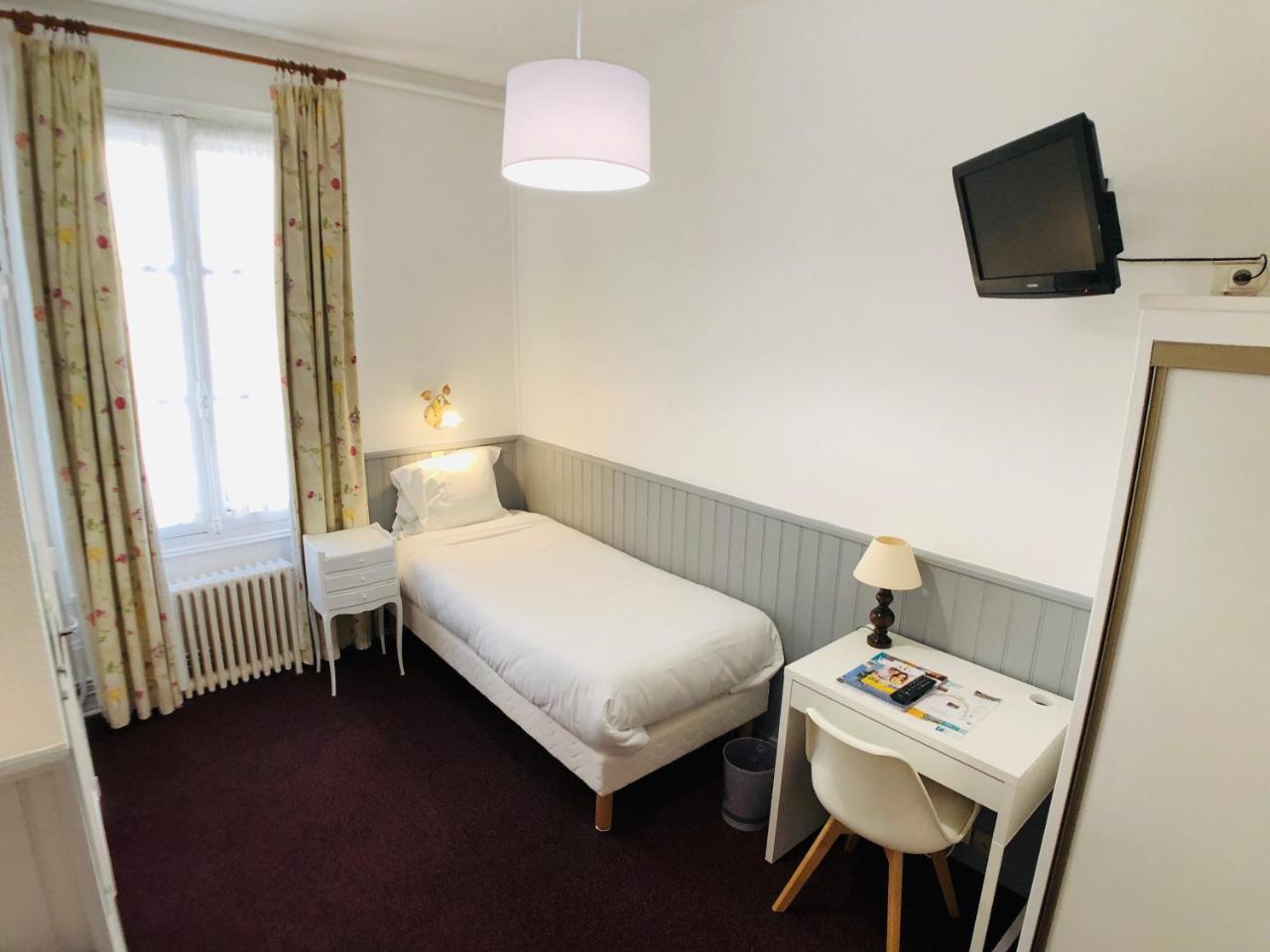 Cit'Hotel Le Volney Сомюр Екстериор снимка