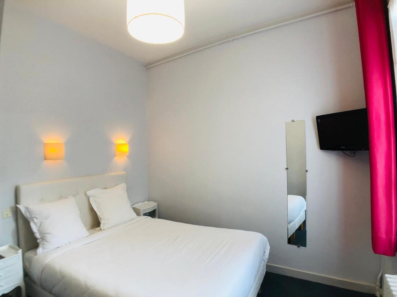 Cit'Hotel Le Volney Сомюр Екстериор снимка