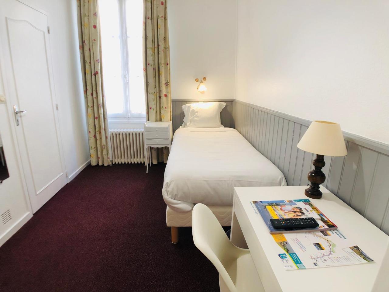 Cit'Hotel Le Volney Сомюр Екстериор снимка