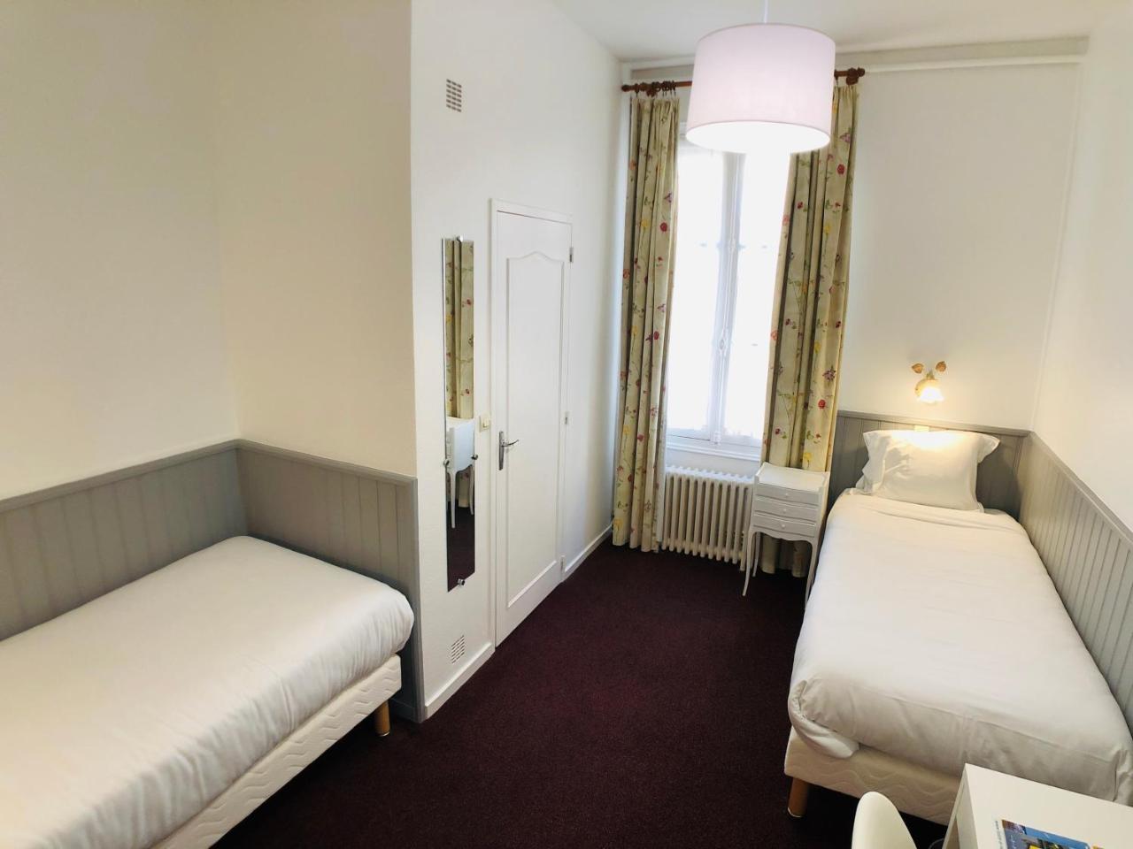 Cit'Hotel Le Volney Сомюр Екстериор снимка