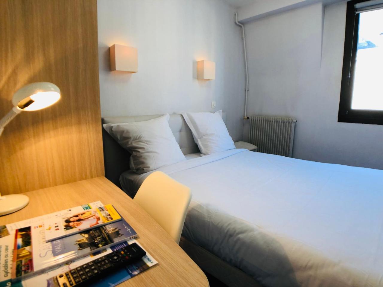 Cit'Hotel Le Volney Сомюр Екстериор снимка