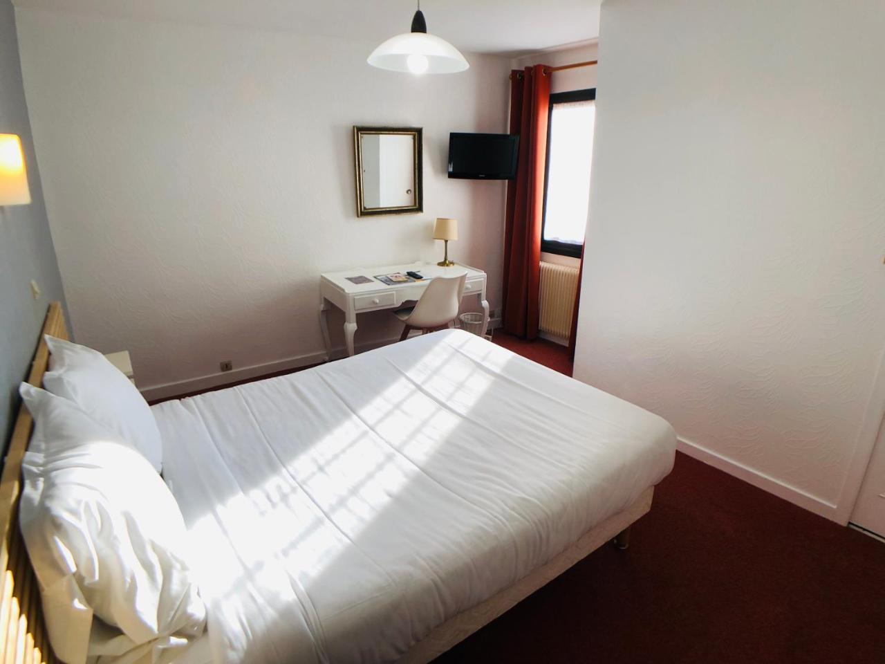 Cit'Hotel Le Volney Сомюр Екстериор снимка