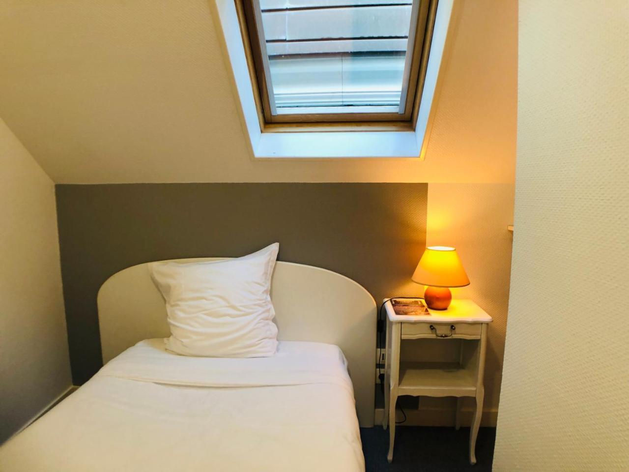 Cit'Hotel Le Volney Сомюр Екстериор снимка
