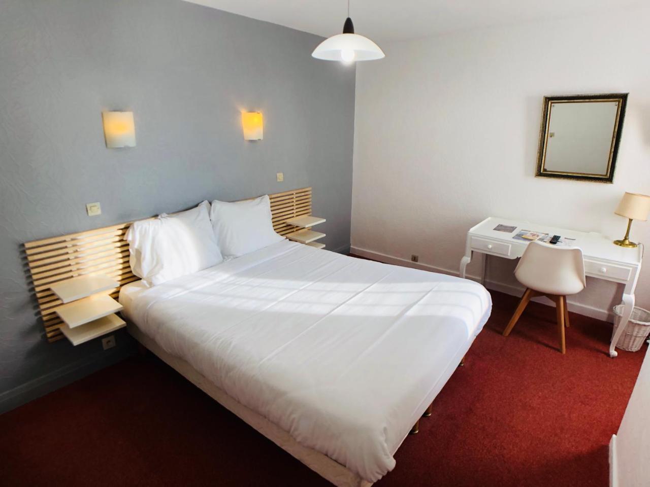 Cit'Hotel Le Volney Сомюр Екстериор снимка